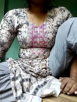 Snapshot of Rina-2 chatting on 15, 11, 2025 Rina-2 online show from 15, 11, 2025