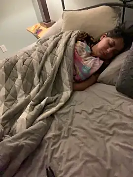 Snapshot of shakeweight chatting on 19, 11, 2025 shakeweight online show from 19, 11, 2025