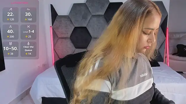 MikaelaStone online show from 28, 5, 2026