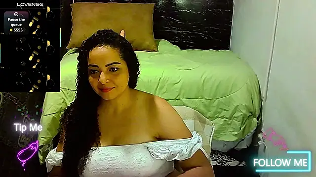 Snapshot of _naughty_milf chatting on 7, 3, 2026 naughty milf online show from 7, 3, 2026