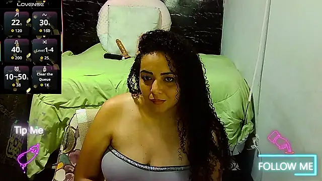 Snapshot of _naughty_milf chatting on 22, 3, 2026 naughty milf online show from 22, 3, 2026