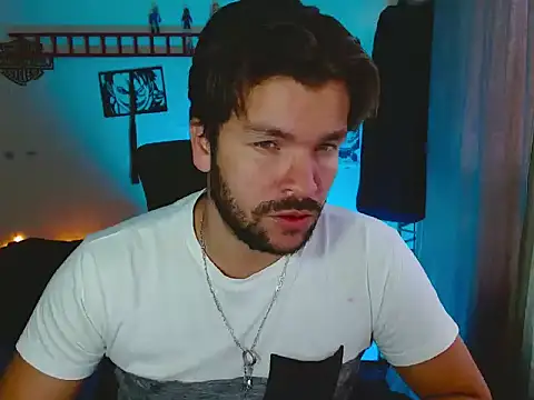 Snapshot of cortelioni_massimo_ chatting on 14, 10, 2025 cortelioni massimo  online show from 14, 10, 2025