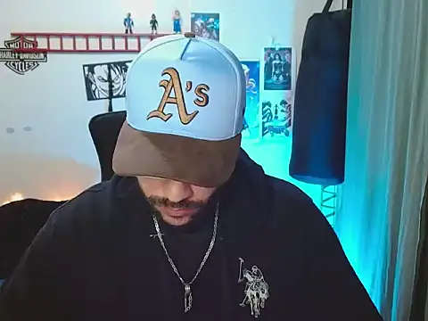 Snapshot of cortelioni_massimo_ chatting on 18, 10, 2025 cortelioni massimo  online show from 18, 10, 2025