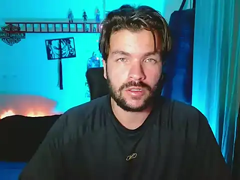 Snapshot of cortelioni_massimo_ chatting on 21, 10, 2025 cortelioni massimo  online show from 21, 10, 2025