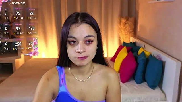 Leila Hefner online show from 13, 9, 2025