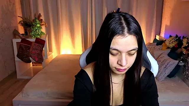 Leila Hefner online show from 23, 12, 2025