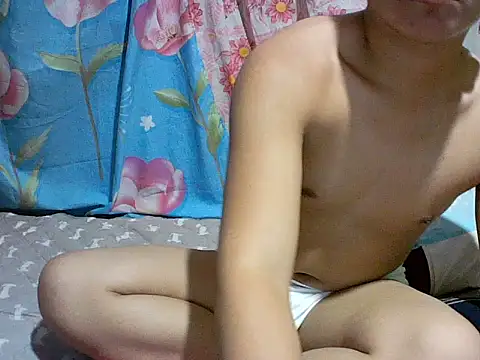 Snapshot of alhex_gay26 chatting on 28, 9, 2025 alhex gay26 online show from 28, 9, 2025