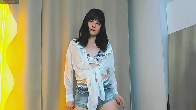 Honeey Beee online show from 25, 9, 2025