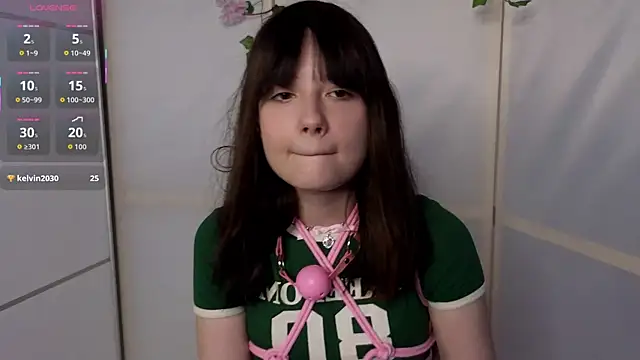 Honeey Beee online show from 14, 11, 2025