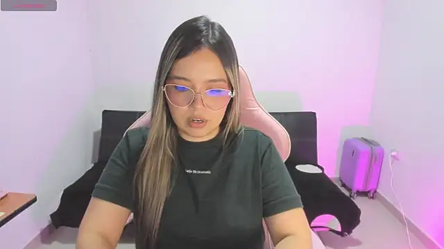 Snapshot of Alana_Banana_ chatting on 25, 11, 2025 Alana Banana online show from 25, 11, 2025