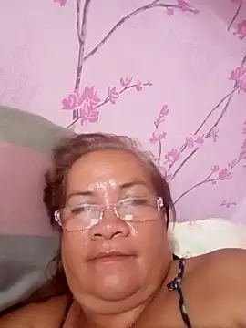 Snapshot of vickyhot1966 chatting on 19, 11, 2025 vickyhot1966 online show from 19, 11, 2025