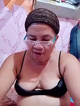 Snapshot of vickyhot1966 chatting on 5, 3, 2026 vickyhot1966 online show from 5, 3, 2026