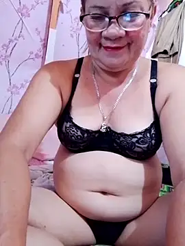 Snapshot of vickyhot1966 chatting on 12, 4, 2026 vickyhot1966 online show from 12, 4, 2026