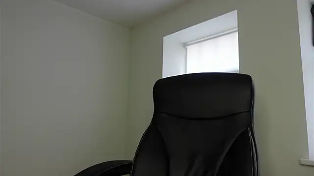 Snapshot of Laura_Chaplin chatting on 22, 3, 2026 Laura Chaplin online show from 22, 3, 2026