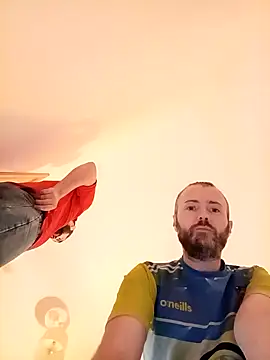 Snapshot of Big_Bi_Cub chatting on 17, 10, 2025 Big Bi Cub online show from 17, 10, 2025