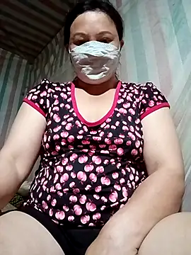 Snapshot of Love-Mama33 chatting on 25, 2, 2026 Love-Mama33 online show from 25, 2, 2026