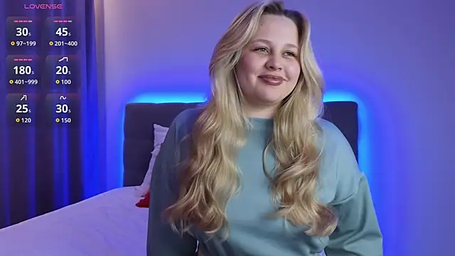 Snapshot of Estella_Elwood chatting on 4, 10, 2025 Estella Elwood online show from 4, 10, 2025