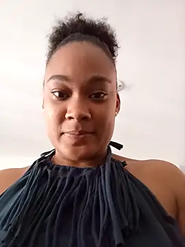 Snapshot of dahian_charlote02 chatting on 14, 10, 2025 dahian charlote02 online show from 14, 10, 2025