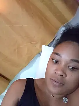 Snapshot of dahian_charlote02 chatting on 17, 10, 2025 dahian charlote02 online show from 17, 10, 2025