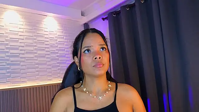 Snapshot of Danielacomez chatting on 16, 9, 2025 Danielacomez online show from 16, 9, 2025