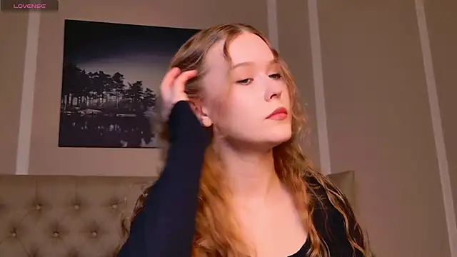 Snapshot of MandyMils chatting on 4, 10, 2025 MandyMils online show from 4, 10, 2025