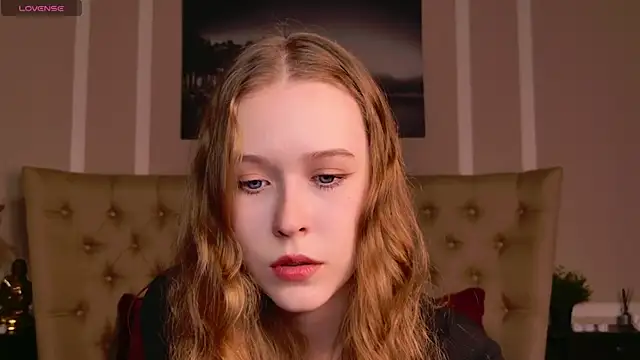 Snapshot of MandyMils chatting on 12, 10, 2025 MandyMils online show from 12, 10, 2025