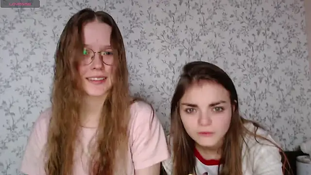 Snapshot of MandyMils chatting on 1, 11, 2025 MandyMils online show from 1, 11, 2025