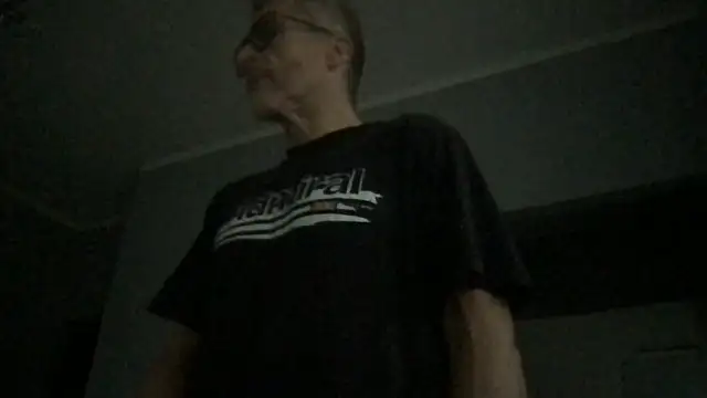 Axl hot online show from 22, 12, 2025