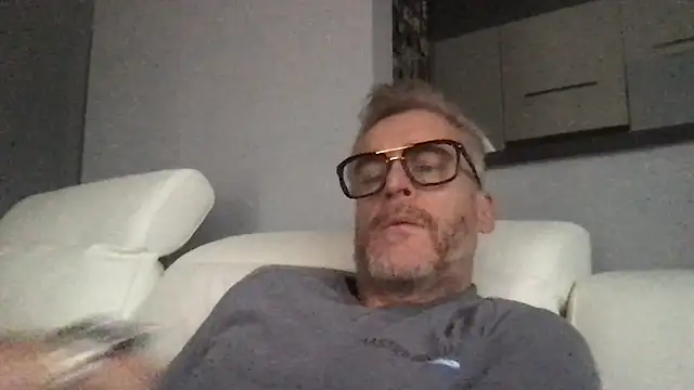 Snapshot of Axl_hot chatting on 17, 1, 2026 Axl hot online show from 17, 1, 2026