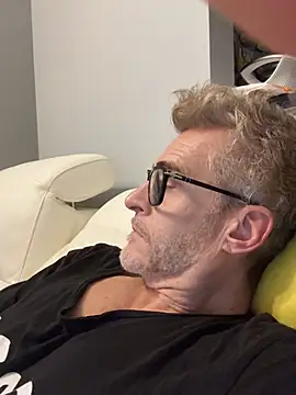 Snapshot of Axl_hot chatting on 20, 2, 2026 Axl hot online show from 20, 2, 2026