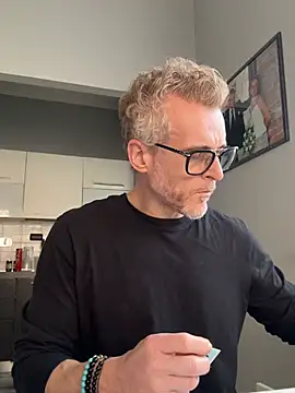 Snapshot of Axl_hot chatting on 21, 2, 2026 Axl hot online show from 21, 2, 2026