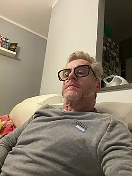 Snapshot of Axl_hot chatting on 23, 2, 2026 Axl hot online show from 23, 2, 2026