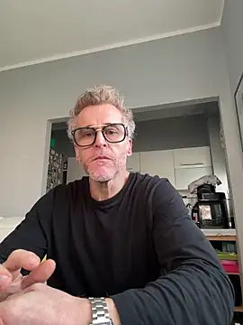 Snapshot of Axl_hot chatting on 27, 2, 2026 Axl hot online show from 27, 2, 2026