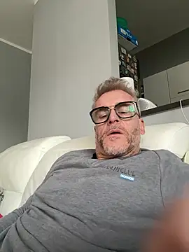 Snapshot of Axl_hot chatting on 7, 3, 2026 Axl hot online show from 7, 3, 2026