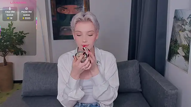 Snapshot of OdelynaAsp chatting on 10, 10, 2025 OdelynaAsp online show from 10, 10, 2025