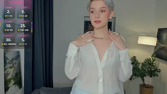 Snapshot of OdelynaAsp chatting on 24, 10, 2025 OdelynaAsp online show from 24, 10, 2025