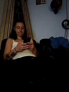 Snapshot of BananaInKiwi chatting on 25, 10, 2025 BananaInKiwi online show from 25, 10, 2025