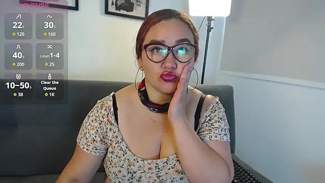 Snapshot of Paris_boobsbbw chatting on 7, 10, 2025 Paris boobsbbw online show from 7, 10, 2025