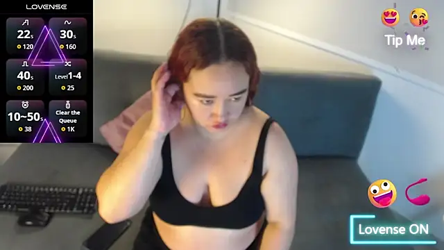 Snapshot of Paris_boobsbbw chatting on 20, 10, 2025 Paris boobsbbw online show from 20, 10, 2025