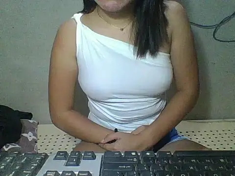 Skinny PinayGirljust18 online show from 18, 5, 2026