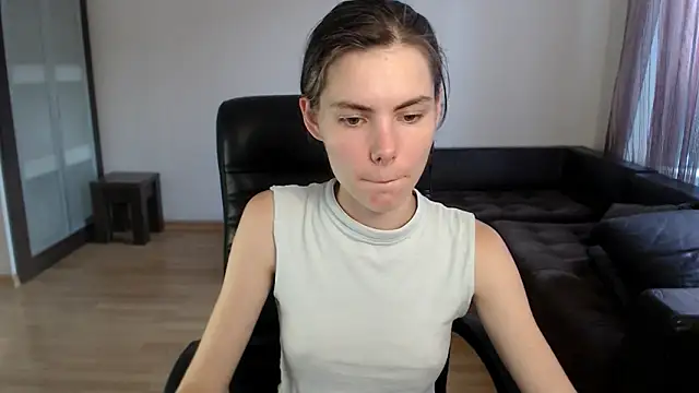 Snapshot of AmelieReve chatting on 11, 9, 2025 AmelieReve online show from 11, 9, 2025