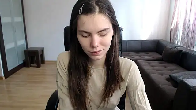 Snapshot of AmelieReve chatting on 10, 10, 2025 AmelieReve online show from 10, 10, 2025