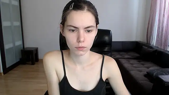 Snapshot of AmelieReve chatting on 12, 10, 2025 AmelieReve online show from 12, 10, 2025