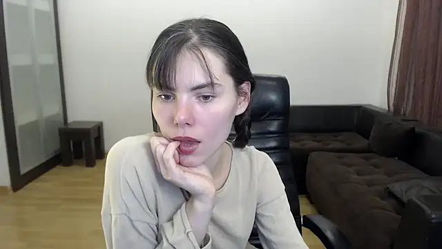 Snapshot of AmelieReve chatting on 21, 10, 2025 AmelieReve online show from 21, 10, 2025