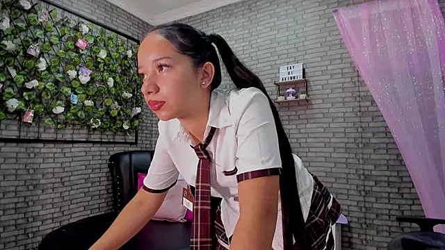 akimy teen online show from 24, 10, 2025