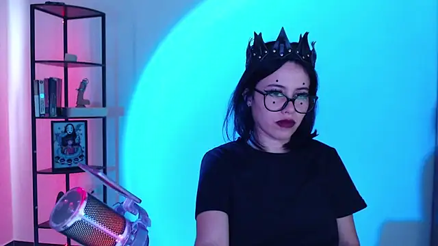 girldom online show from 20, 11, 2025