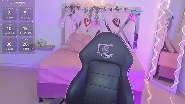 ZURY TAY online show from 27, 9, 2025