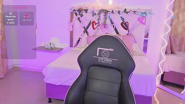 ZURY TAY online show from 10, 10, 2025