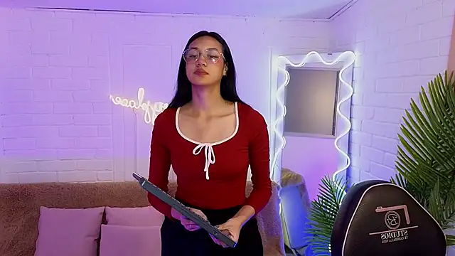 artemiss tay online show from 19, 9, 2025