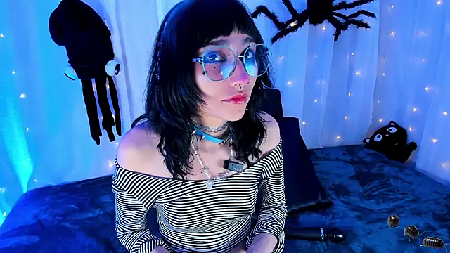 Snapshot of HoshiMiuu chatting on 13, 9, 2025 HoshiMiuu online show from 13, 9, 2025